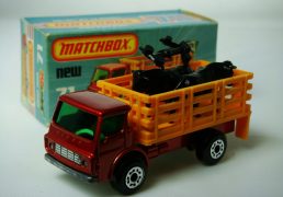 1-75 Series Superfast issues Matchbox Superfast No.71C Dodge Cattle Truck