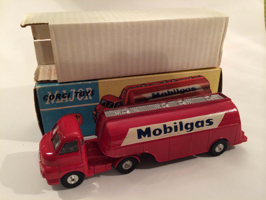 Commercial Vehicles Corgi 1110 Bedford ‘S’ Tanker ‘Mobilgas’
