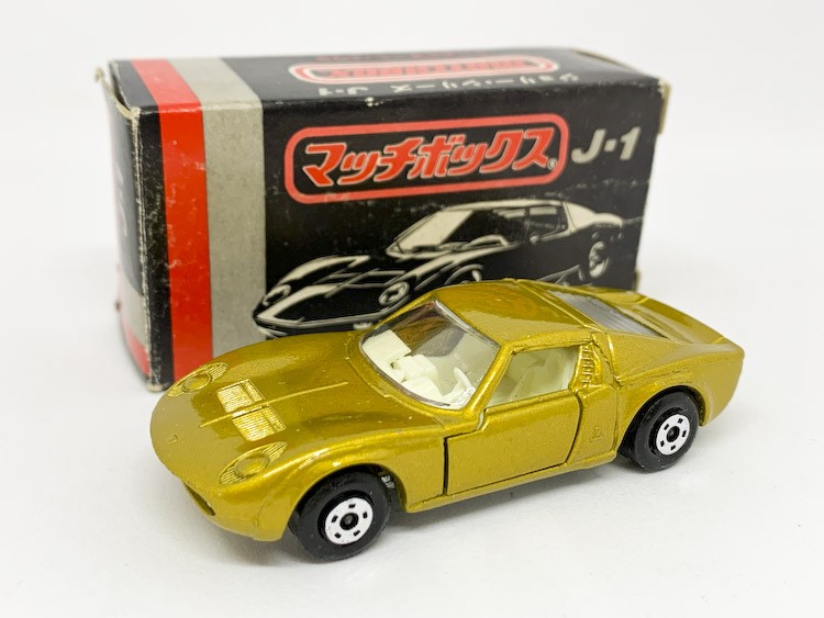 Matchbox Superfast No.33A Lamborghini Miura P400 - light gold body with silver base, wide 5-spoke wheels - Mint including rare type J1 Japanese box