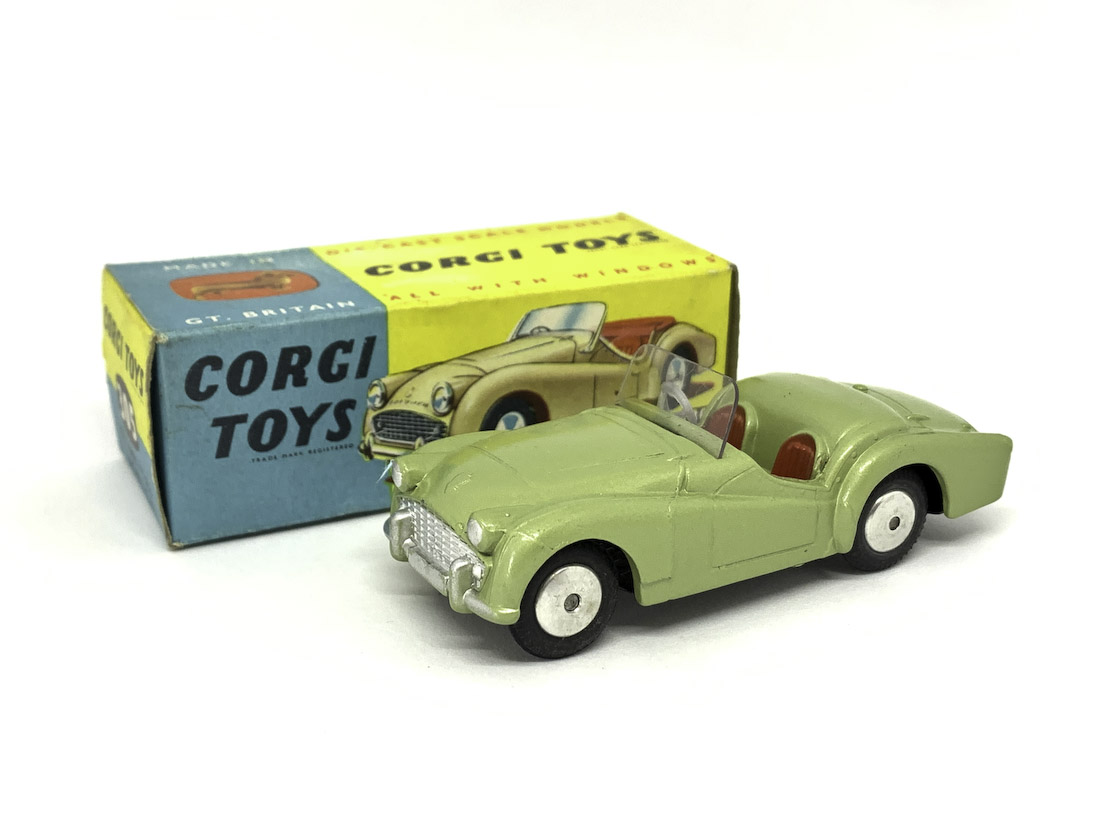 Cars Corgi No.305 Triumph TR3 Sports Car